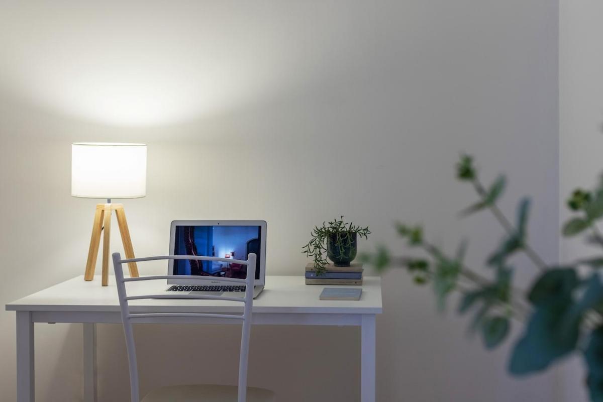 Ve By My Temporary Apartment *