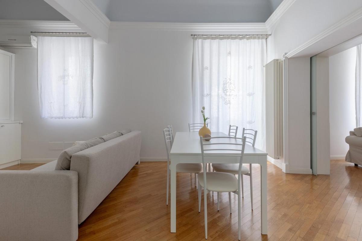 Ve By My Temporary Apartment *